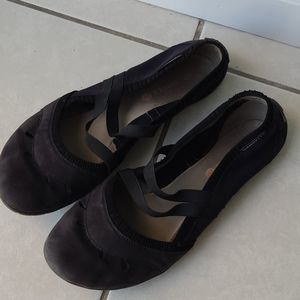 EUC Merrell Barefoot Glove Merry Janes